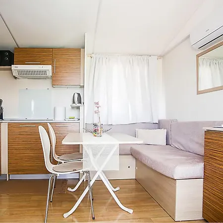 Beautiful Stacaravan In With Wifi Camping