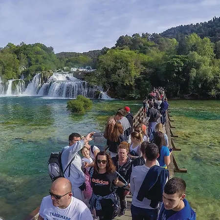 Camping Gorgeous Stacaravan In With Wifi 3*