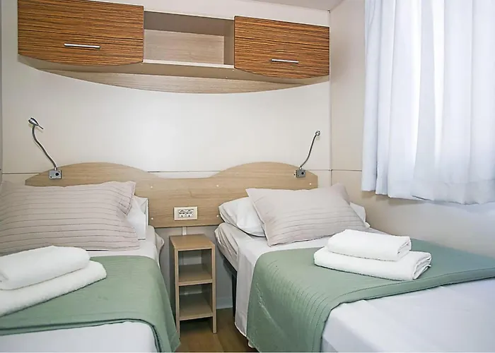 Gorgeous Stacaravan In With Wifi Drniš