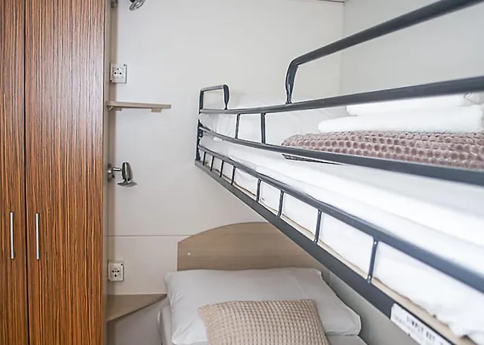 Gorgeous Stacaravan In With Wifi 3* Drniš